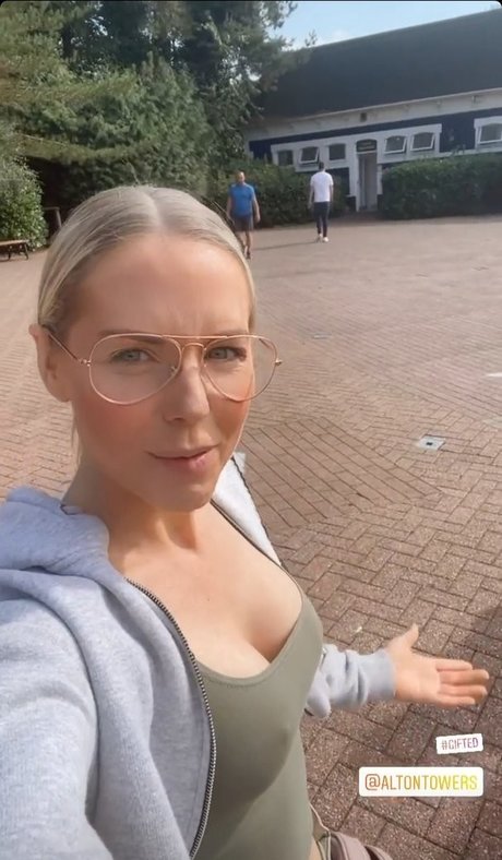 Stephanie Waring free model img