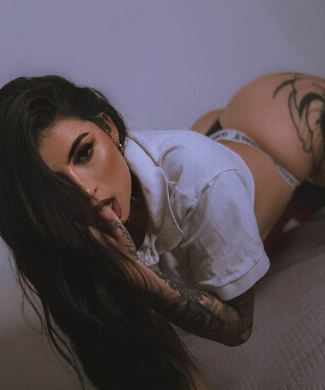 Alison Estrada nude model archive