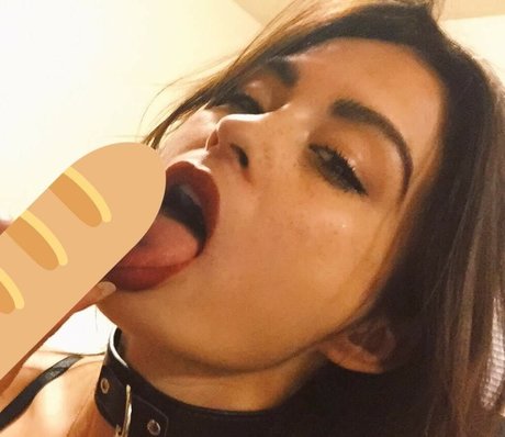 Sultrysanguine naked actress gallery