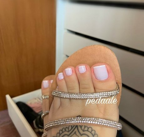 Pedaale model porn images