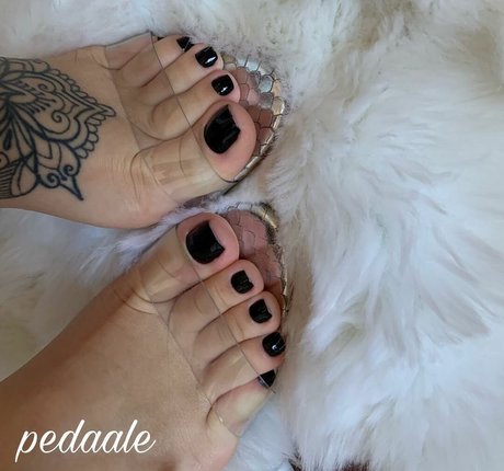 Pedaale model perfect images