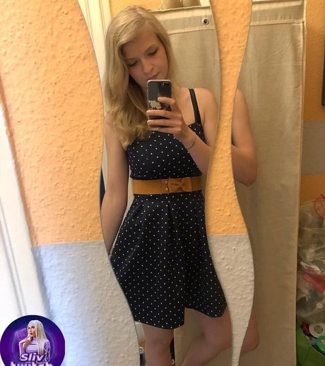 Sintica star adult photo