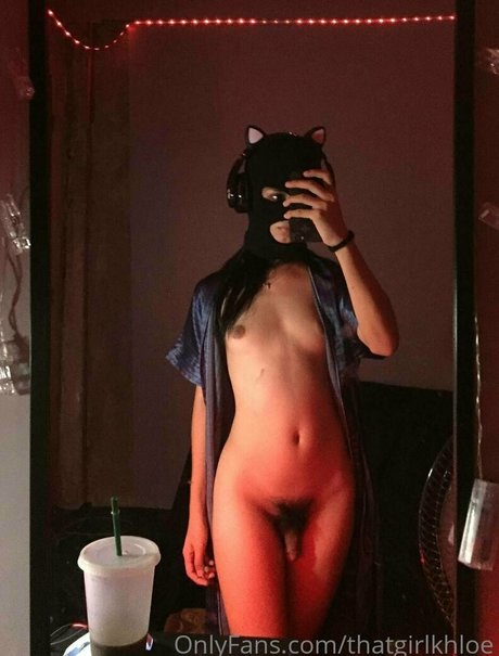 Thatgirlkhloe star exclusive pics