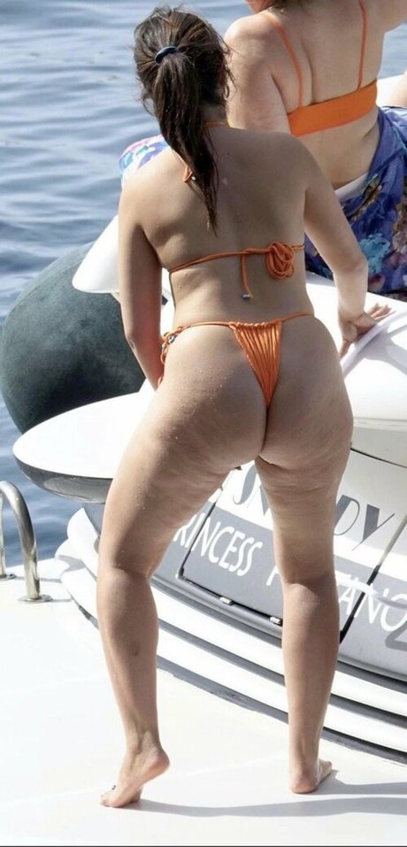 Camilla Cabelo model hd picture