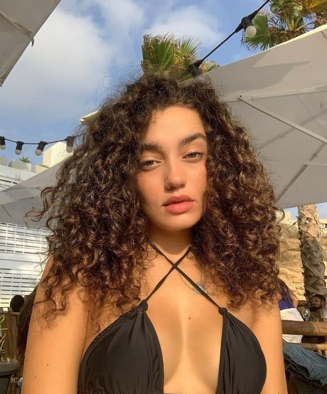 Liraz Nomdar pornstar erotic picture