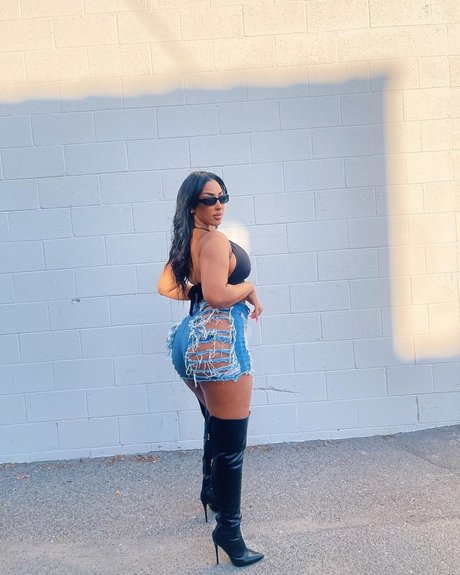 iLLi y star xxx galleries