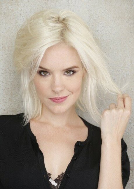 Brea Grant beautiful actress galleries