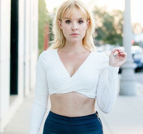 Brea Grant free star photo