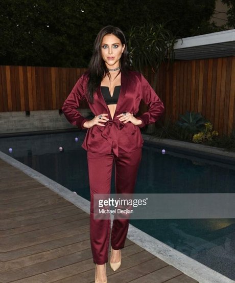 Cassie Scerbo model adult img