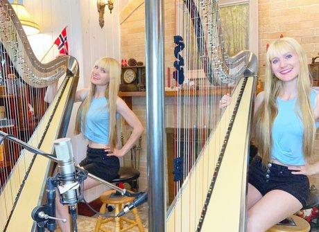 Camille And Kennerly hot model picture