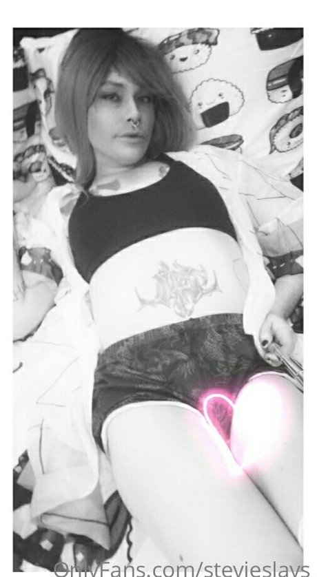 stevieslays nude actress pics