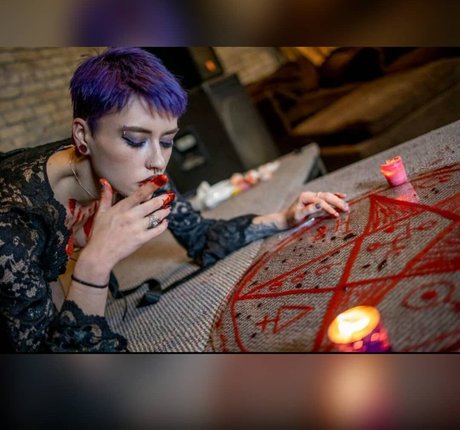 Amethyst queen19 xxx pornstar image