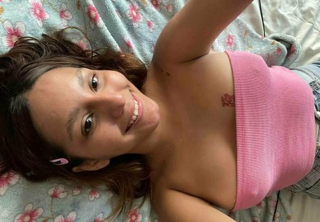 estelagomez model perfect photos