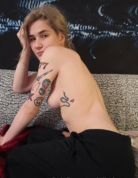 adalindgrayxo nude actress images