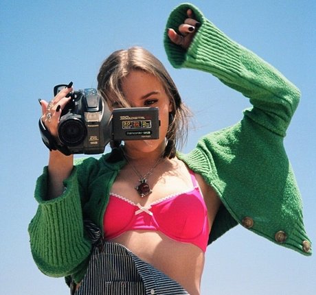 Maisy Stella porn star image