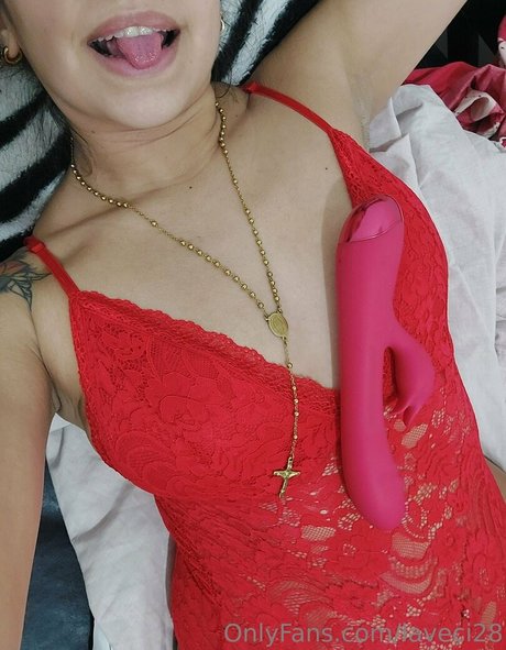 laveci28 pornographic star photo