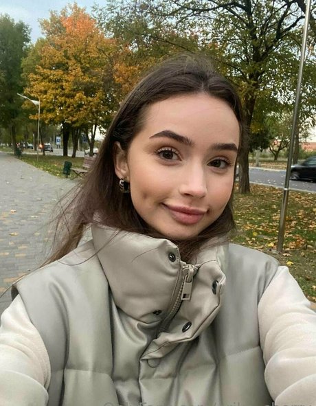 erika cherry nude star img