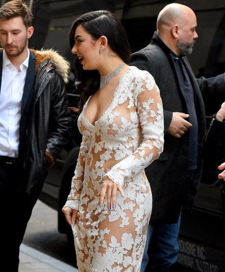 lesbian pussy onlyfans art nude img