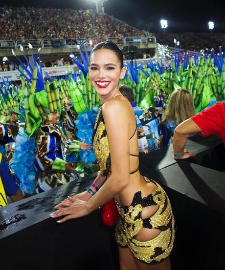 Bruna Marquezine best actress archive