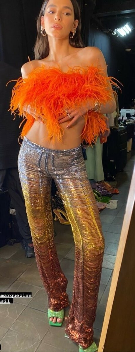 Bruna Marquezine art model pictures