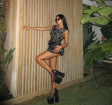 skinny big ass onlyfans hot images