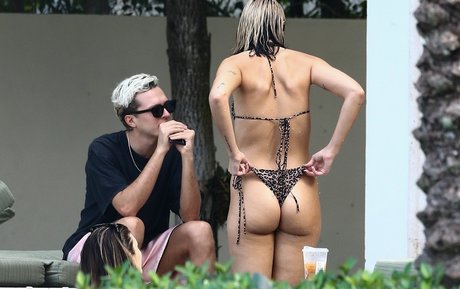 lesbian pussy onlyfans top img