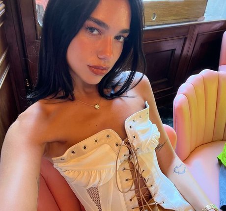 Dua Lipa model pornographic pictures