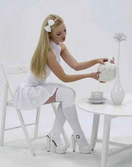 Dove Cameron top star images