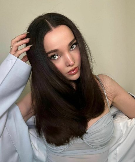 Dove Cameron model beautiful picture