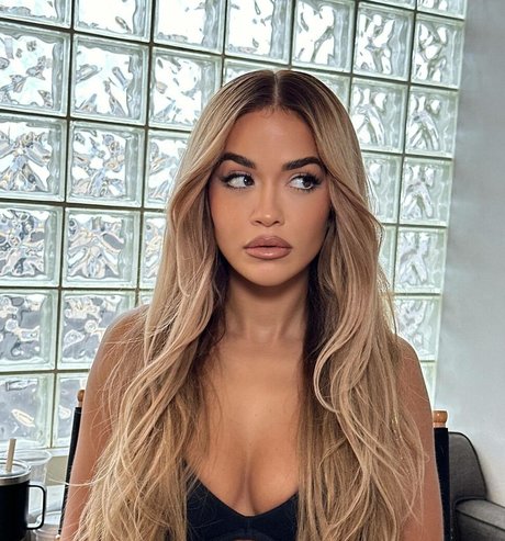 latina onlyfans sexy nude img