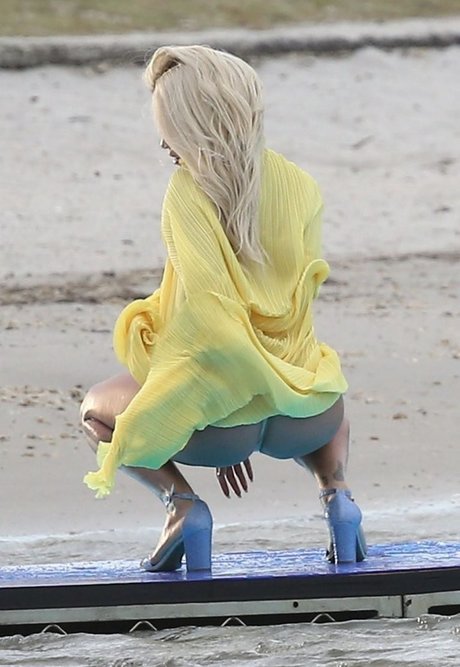 big booty latina onlyfans pornos images