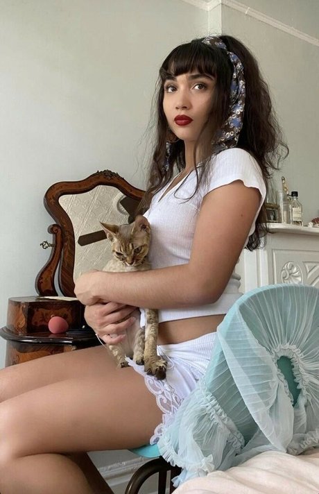 Rowan Blanchard free pornstar image