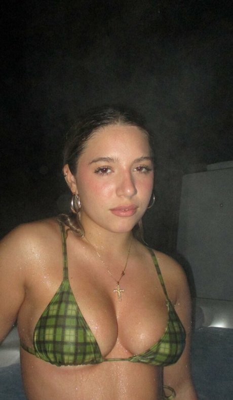 Mackenzie Ziegler star naked photos