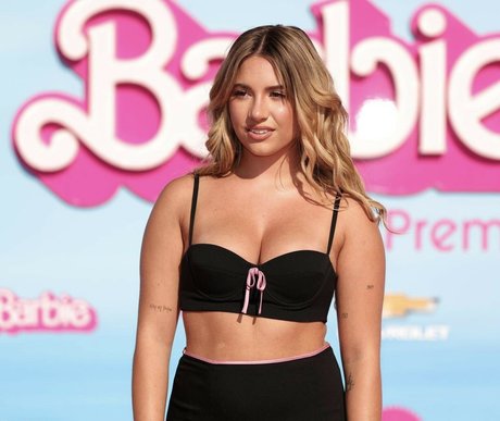 Mackenzie Ziegler pornographic actress archive