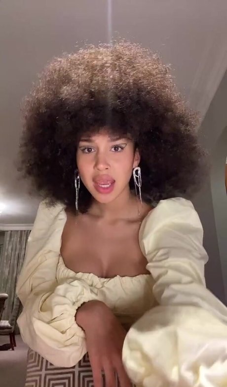 Sofia Wylie pornstar exclusive image