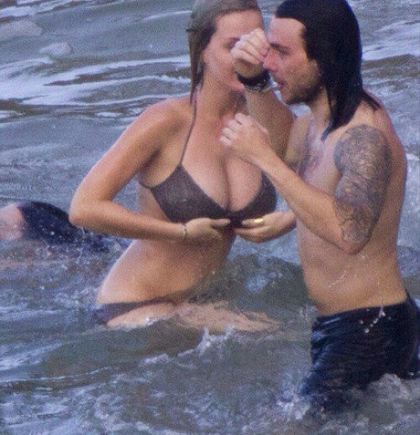 moms onlyfans perfect images