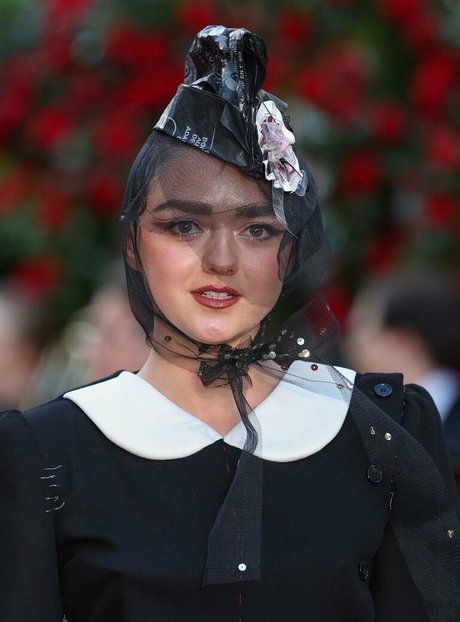 blonde shemale onlyfans exclusive pic