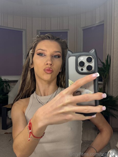 tessie v high quality actress img