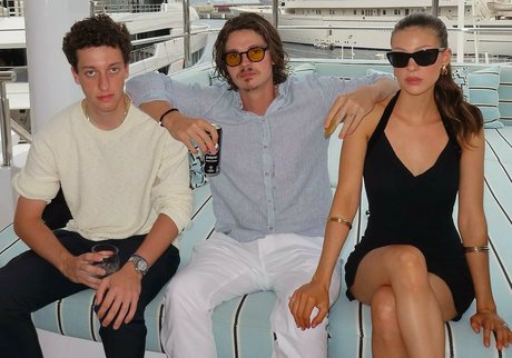 Nicola Peltz adult actress picture