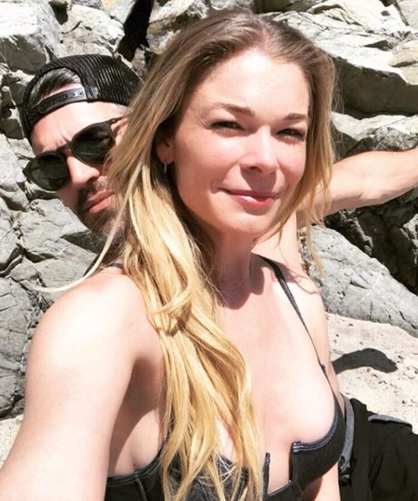 Leann Rimes pretty model image