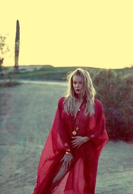 Leann Rimes erotic actress pic