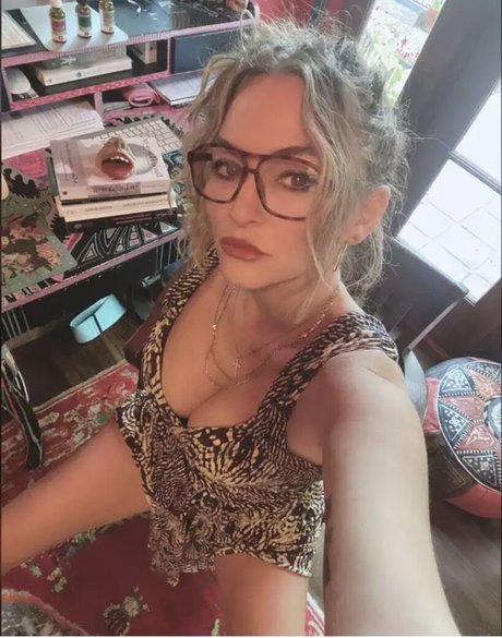 teen lesbian onlyfans pretty picture