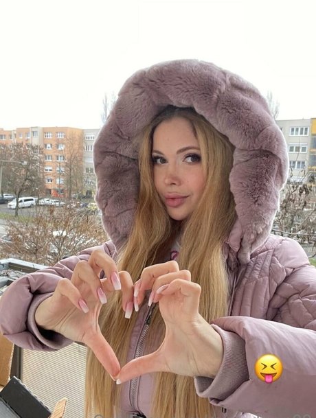 miss dawn99 Quick photo