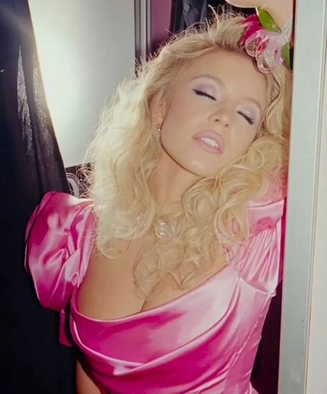 gloryhole princess onlyfans art porn images