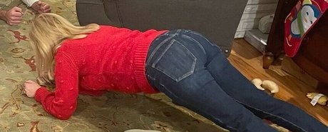 Angela Kinsey nudes model images