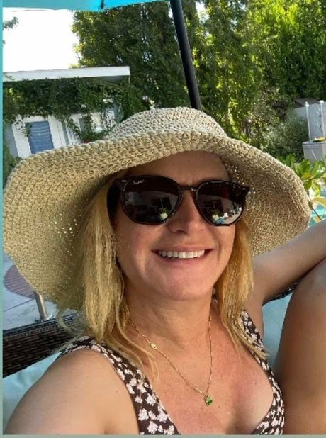 Angela Kinsey pornographic actress pics