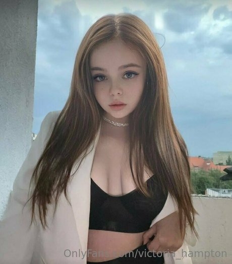 victoria hampton pretty actress pic