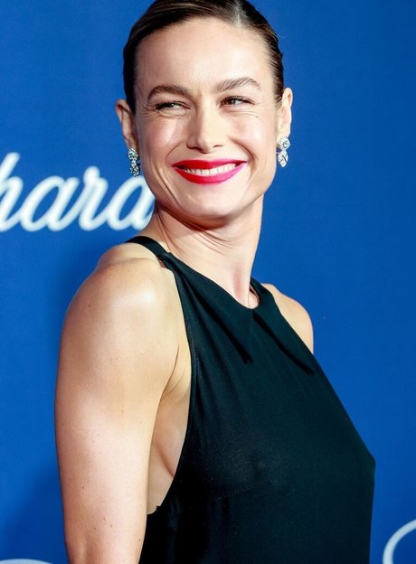 Brie Larson model sexy pics