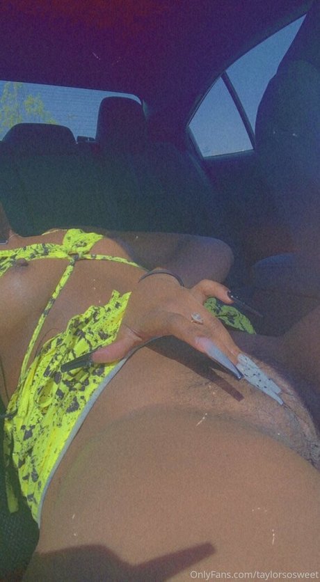 itstaylor official pretty model images