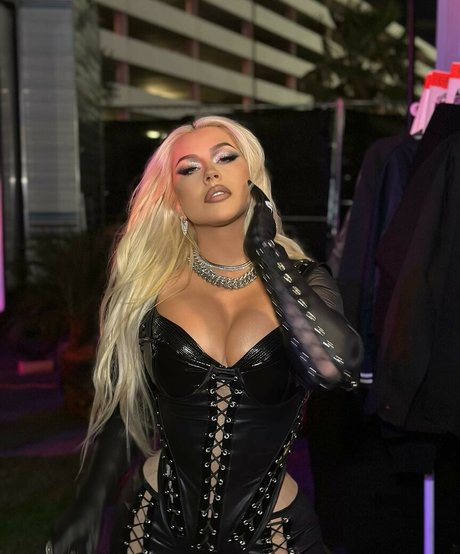 teen lesbian onlyfans art naked photos